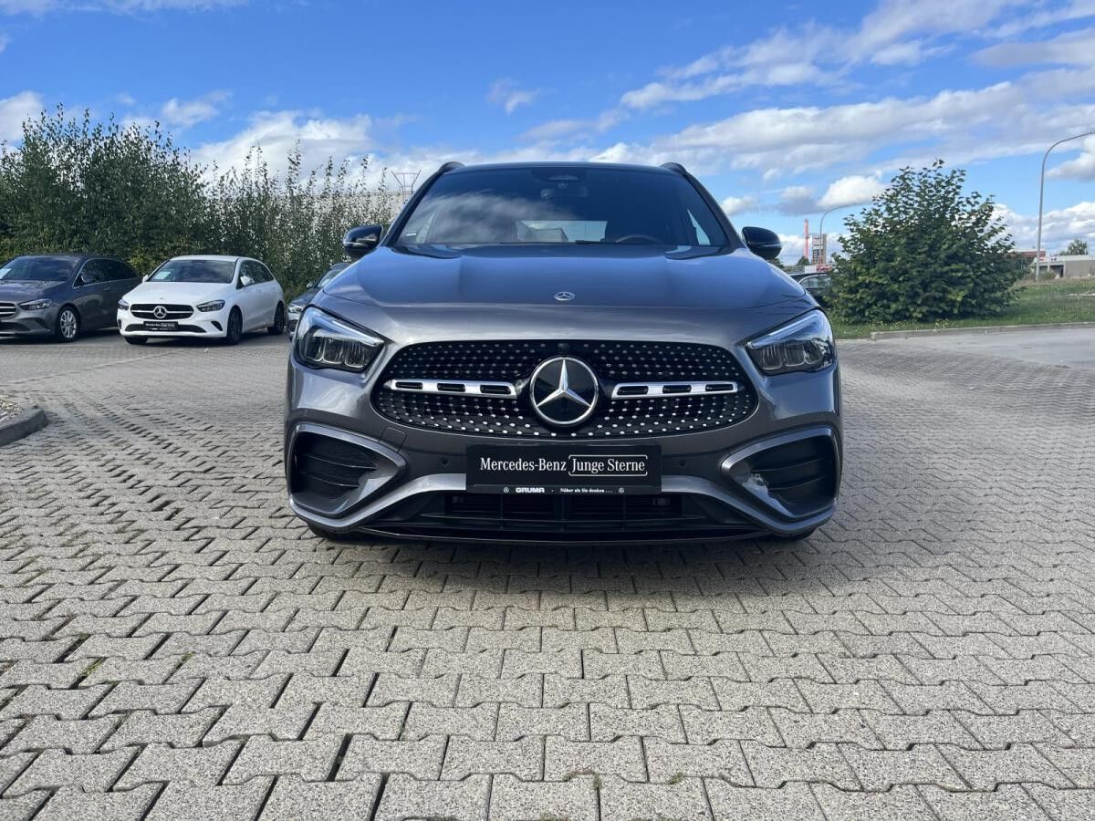 Mercedes-Benz GLA 250 4M AMG+Advanced+Night+20"+AHK+KeyGo+RüK