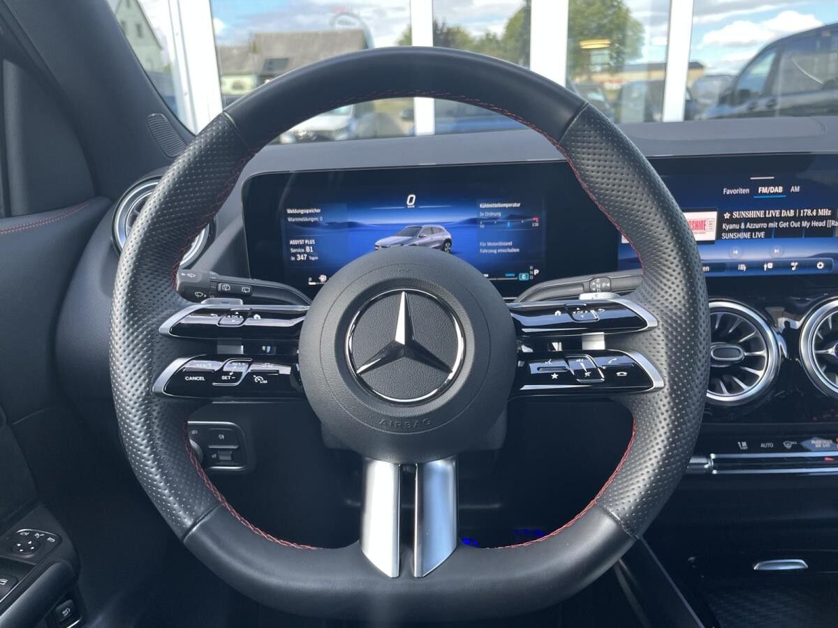 Mercedes-Benz GLA 250 4M AMG+Advanced+Night+20"+AHK+KeyGo+RüK