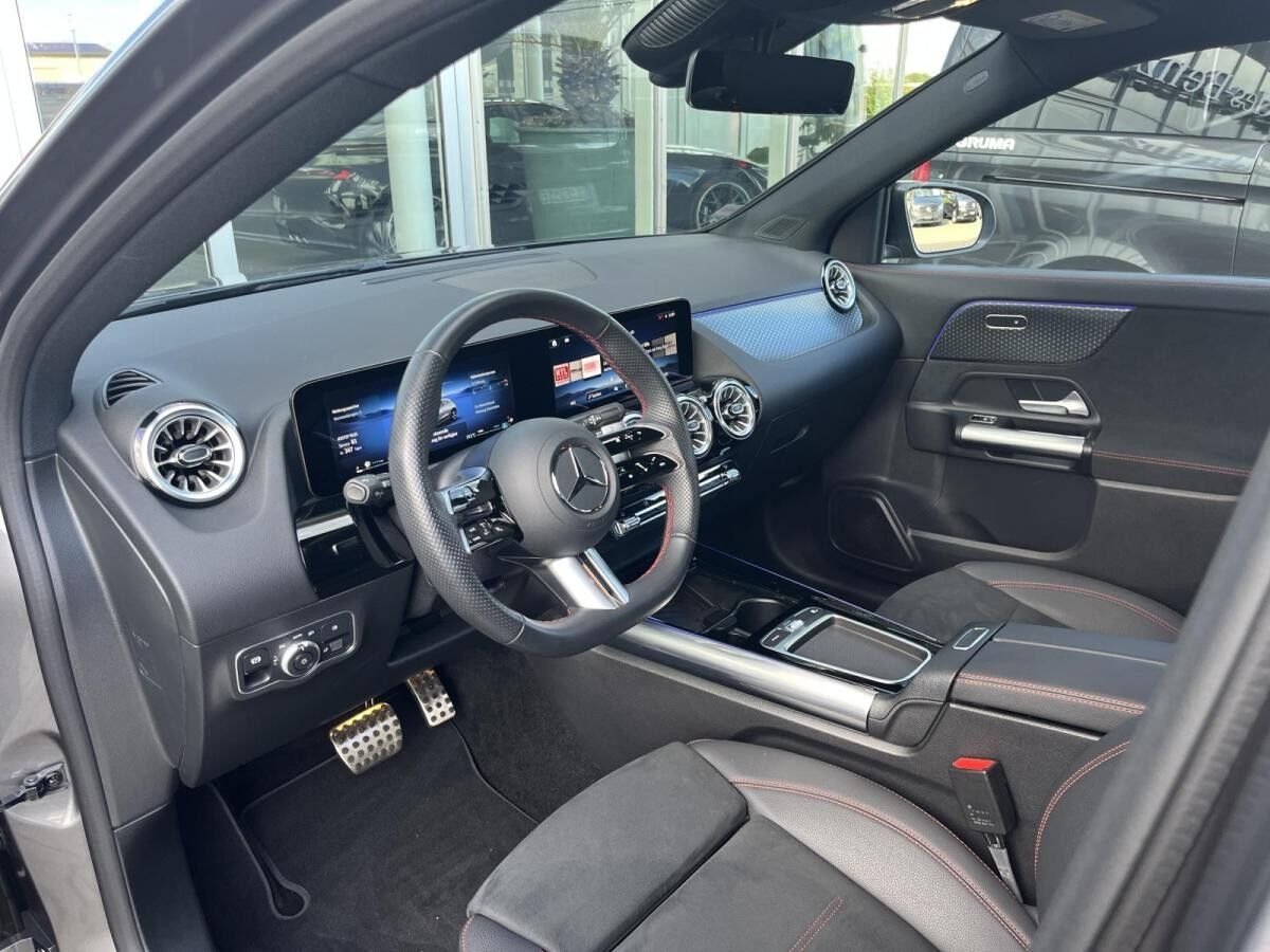 Mercedes-Benz GLA 250 4M AMG+Advanced+Night+20"+AHK+KeyGo+RüK