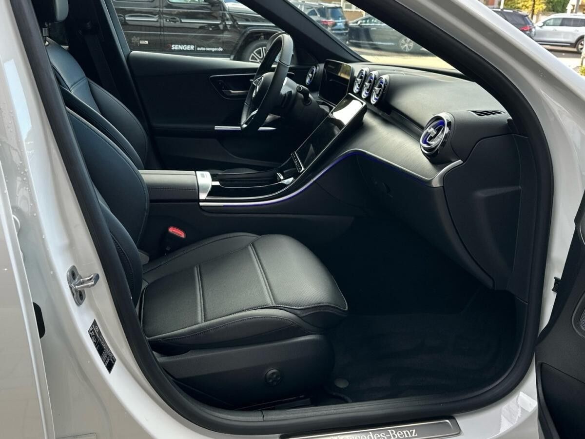 Mercedes-Benz C 200 T Avantgarde Digital-Light AHK Ambiente