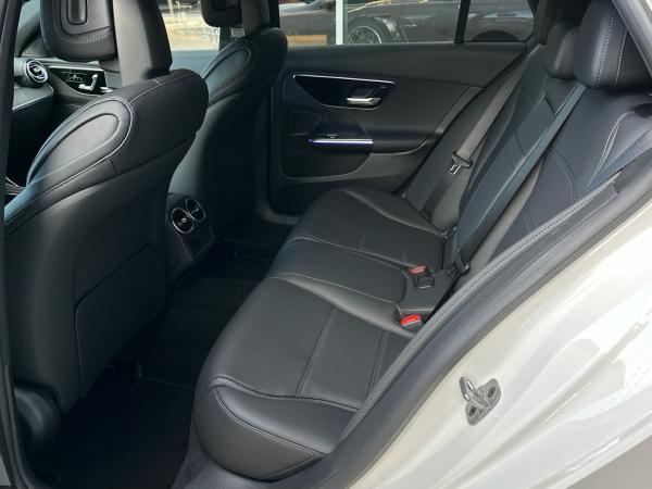 Mercedes-Benz C 200 T Avantgarde Digital-Light AHK Ambiente