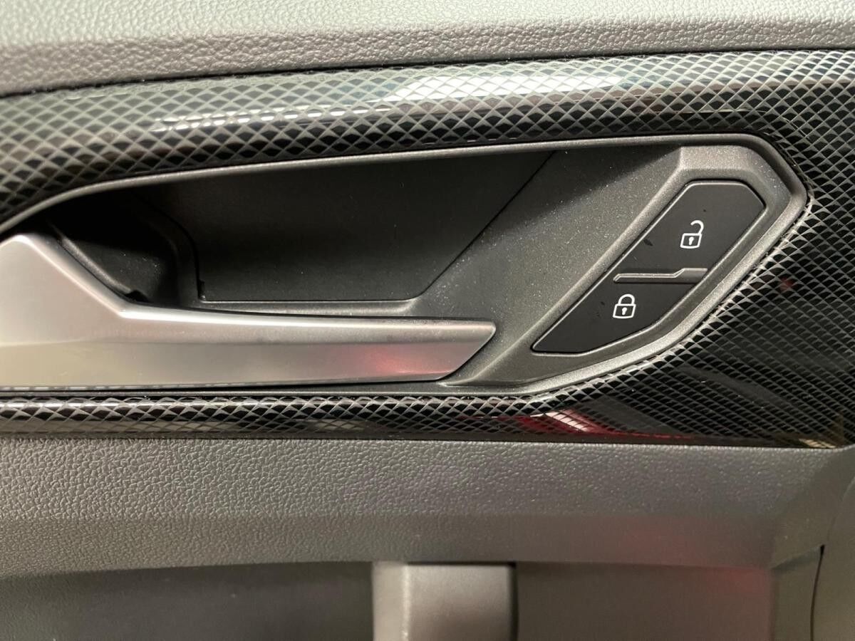 Volkswagen T-Cross Life 1.0 TSI 70kW - Einparkhilfe LED LM IQ.Drive Kamera Navi SHZ Digital Cockpit MFL