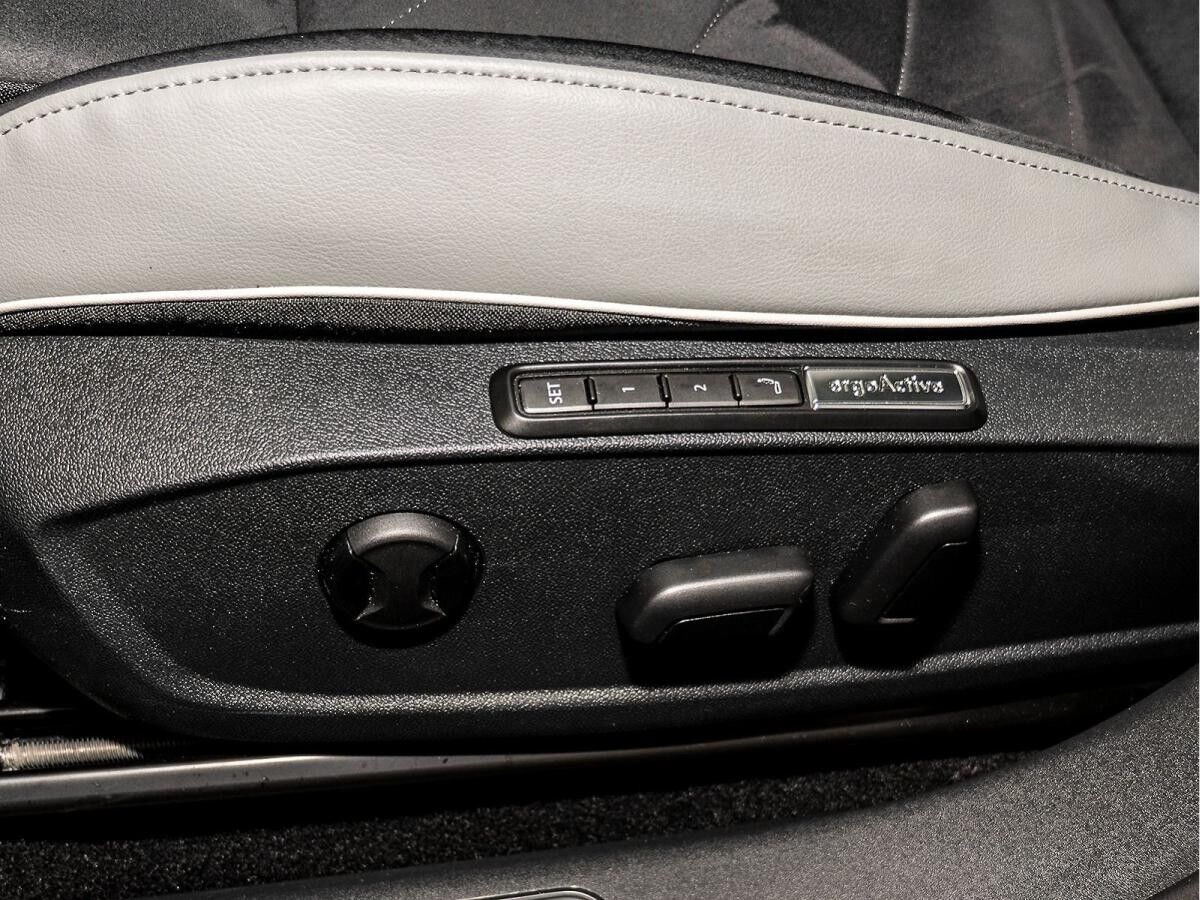 Volkswagen ID.3 Pro S Navi AHK Kamera P-Dach Standheizung Volkswagen ID.3 Pro S Navi AHK Kamera P-Dach Standheizung