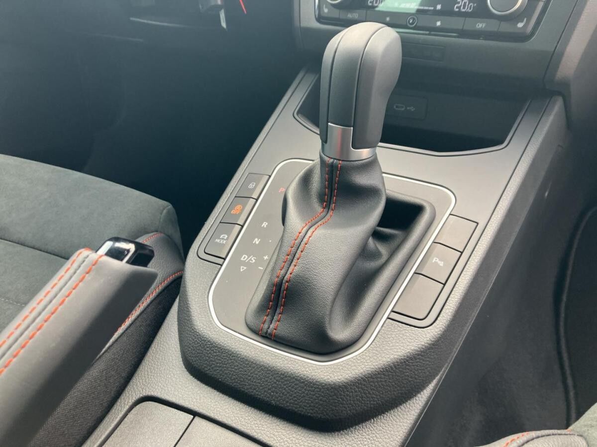 Seat Ibiza FR Black Edition 1.0 TSI 7-Gang-DSG Pano/Navi/SHZ/PDC