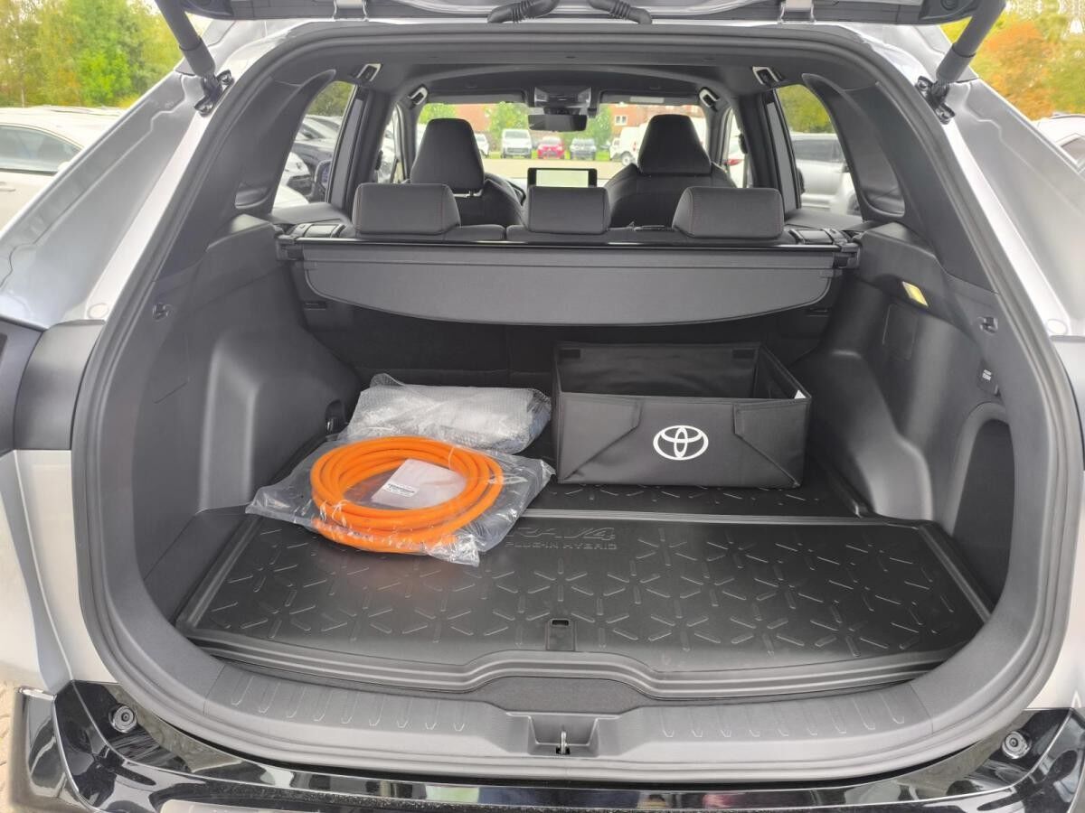 Toyota RAV 4 Plug-in-Hybrid Teamplayer (XA5)