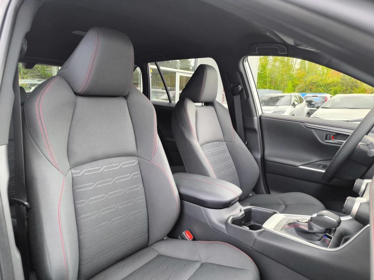 Toyota RAV 4 Plug-in-Hybrid Teamplayer (XA5)