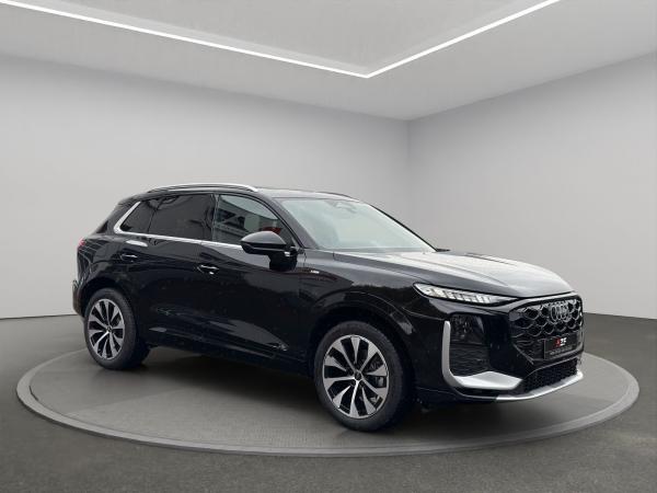 Audi Q3 SUV TFSI S tronic+PANO+LED+S LINE