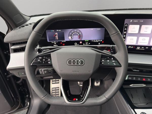 Audi Q3 SUV TFSI S tronic+PANO+LED+S LINE