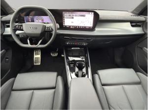 Audi Q3 SUV TFSI S tronic+PANO+LED+S LINE