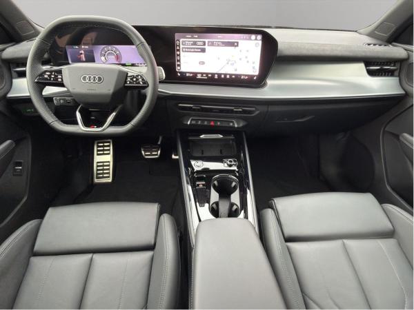 Audi Q3 SUV TFSI S tronic+PANO+LED+S LINE