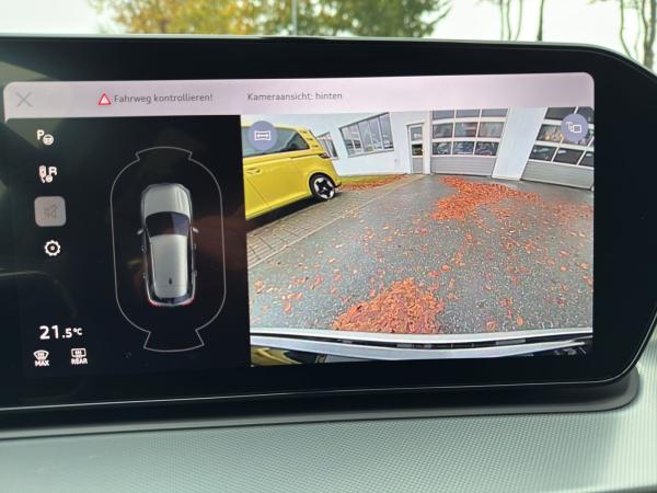 Audi Q3 SUV TFSI S tronic+PANO+LED+S LINE