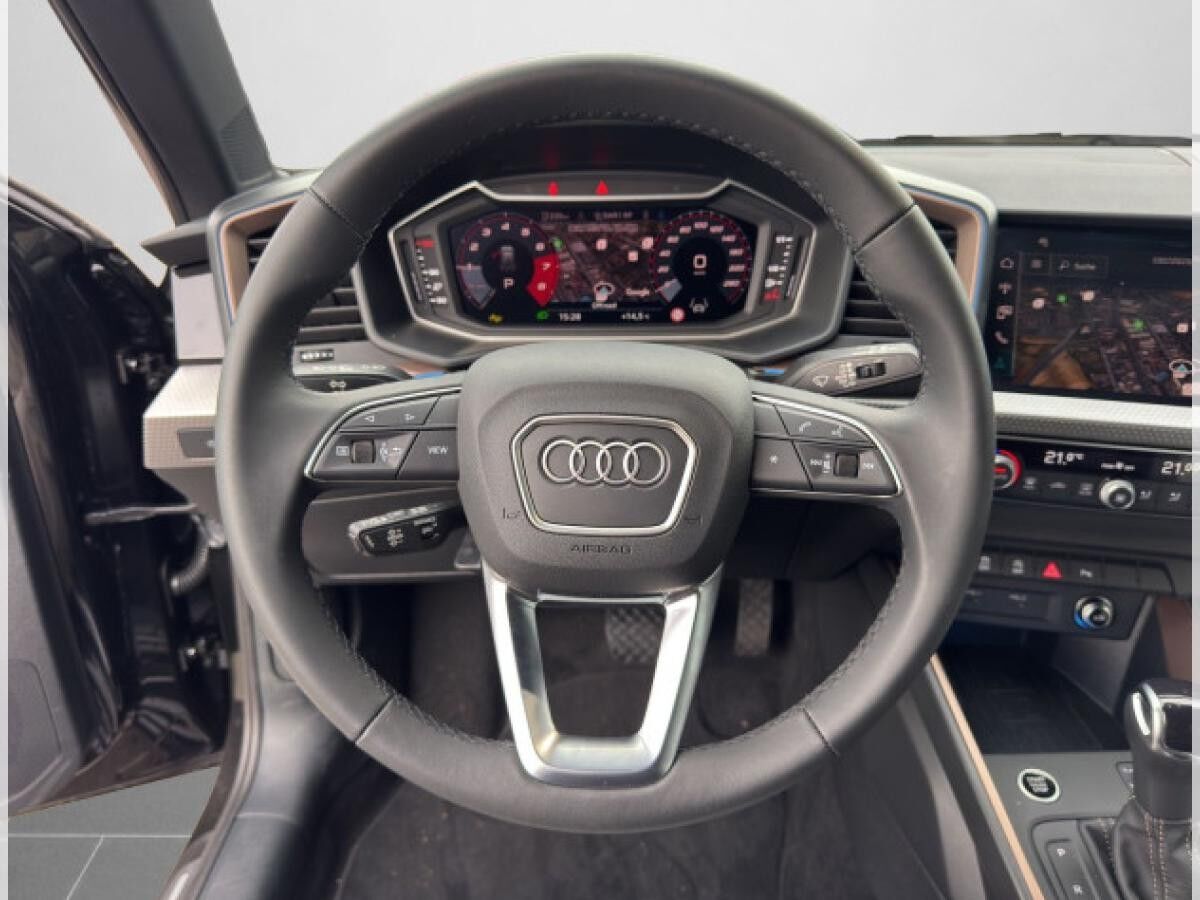 Audi A1 Sportback*S line*uPE:€ 35.765,-*helles Leder*Navi plus*LED*Alu*Assistpaket*Sportsitze*Sitzhzg.*