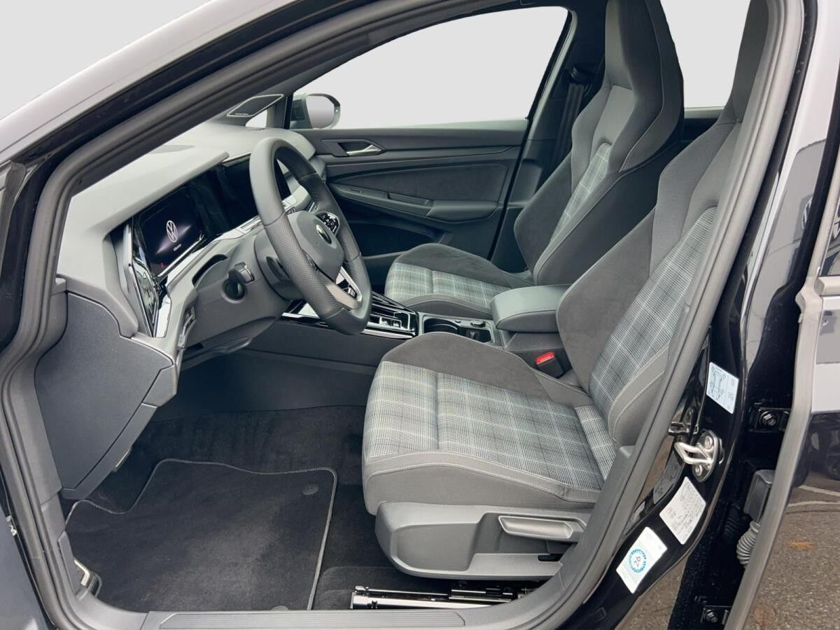 Volkswagen Golf VIII 8 GTD Pano Keyless Travel StaHzg MATRIX