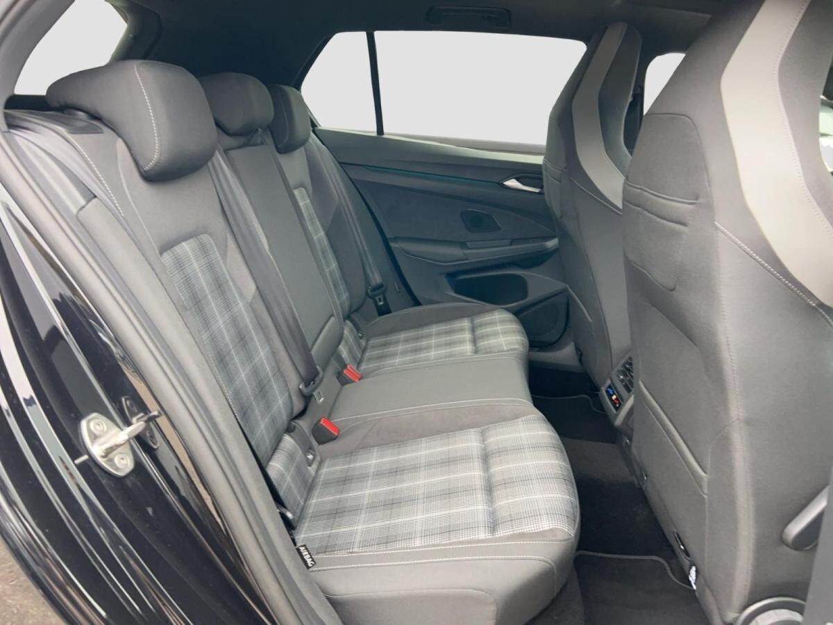 Volkswagen Golf VIII 8 GTD Pano Keyless Travel StaHzg MATRIX