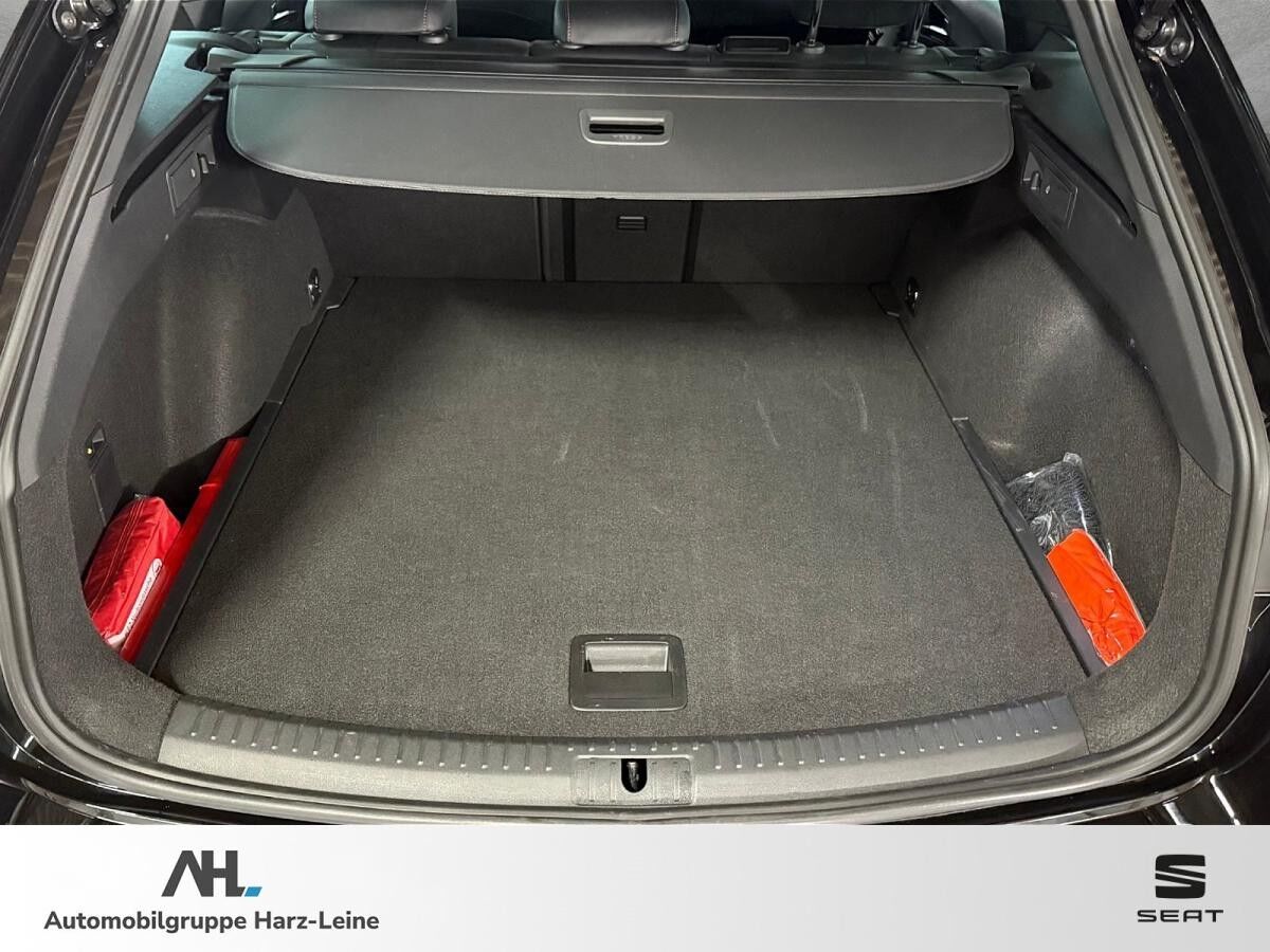 Seat Leon Sportstourer 2.0 TDI FR DSG AHK Navi ACC RFK LED