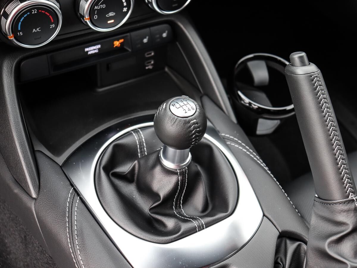 Mazda MX-5 2024 SKYACTIV-G 132 1.5L 6MT RWD Exclusive-line