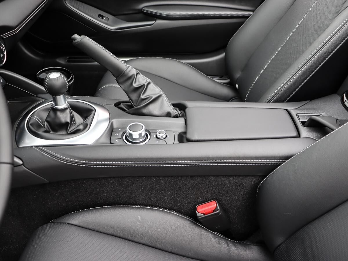 Mazda MX-5 2024 SKYACTIV-G 132 1.5L 6MT RWD Exclusive-line