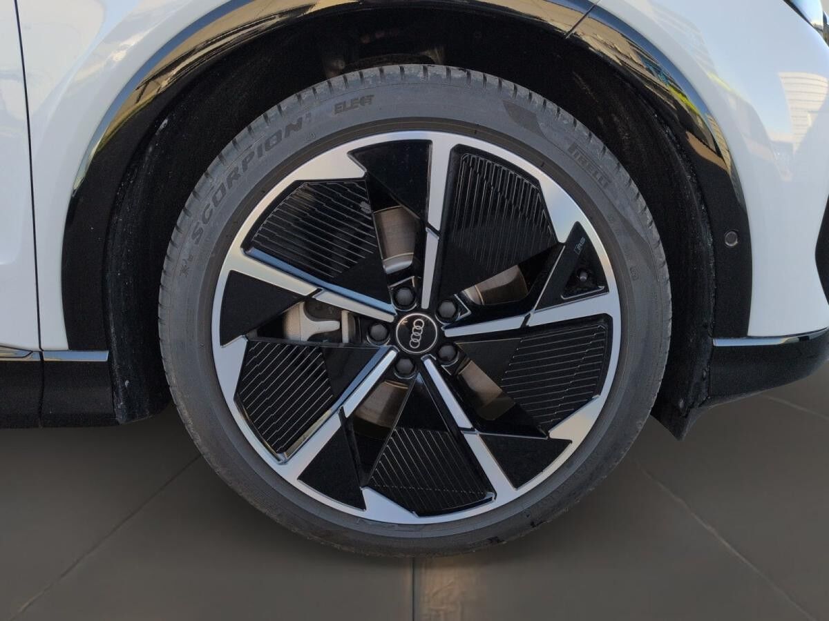 Audi Q4 e-tron 45 S line, AHK, Matrix, 360 Grad, Standklima,