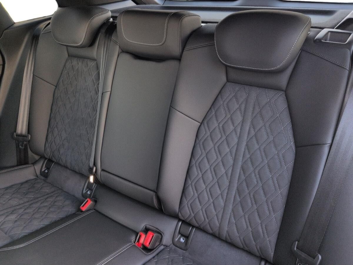 Audi Q4 e-tron 45 S line, AHK, Matrix, 360 Grad, Standklima,