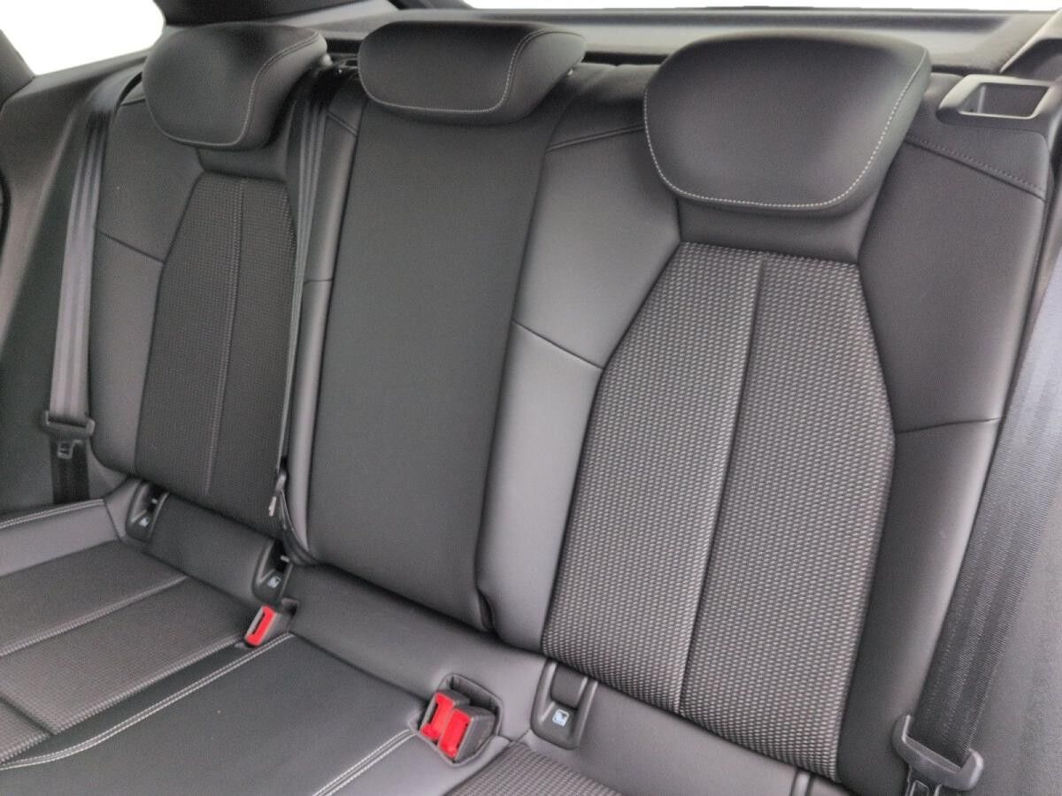 Audi Q4 e-tron 45 S line, Matrix, AHK, 360 Grad, Standklima