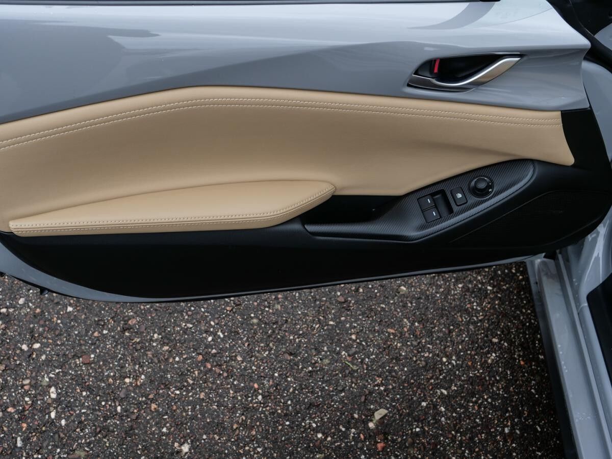 Mazda MX-5 2024 SKYACTIV-G 132 1.5L 6MT RWD Kazari RF