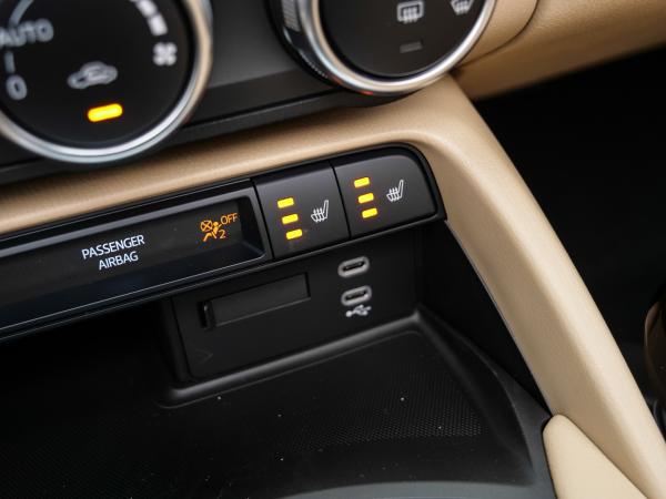 Mazda MX-5 2024 SKYACTIV-G 132 1.5L 6MT RWD Kazari RF