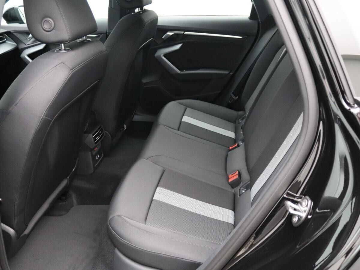 Audi A3 Sportback TFSI / MMI-Navi, ParkAssi, LED, RFK