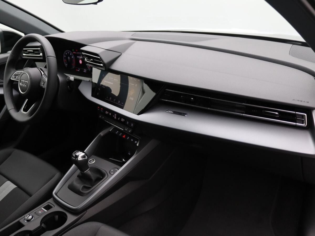 Audi A3 Sportback TFSI / MMI-Navi, ParkAssi, LED, RFK