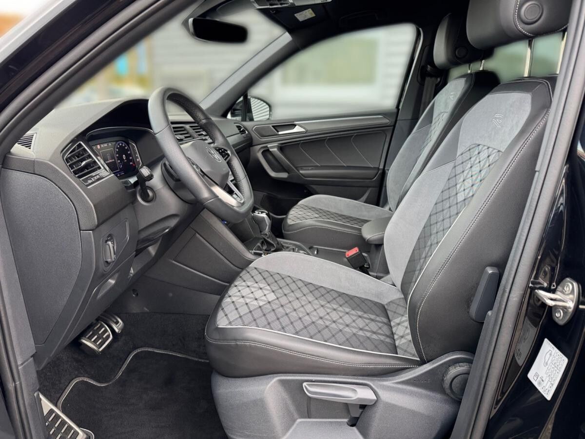 Volkswagen Tiguan Allspace R-Line 2.0TDI 4M 7-SITZE AHK STANDH