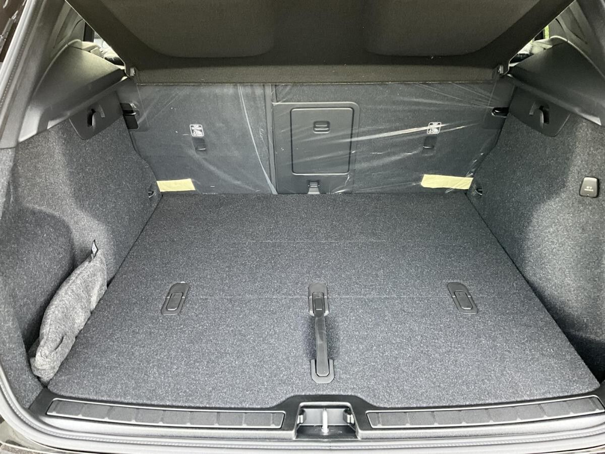 Volvo XC40 B3 Plus Black Edition *Sofort Verfügbar*