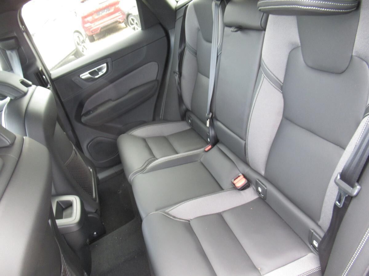 Volvo XC60 B5 AWD Black Edition Plus Facelift verschiedene Farben*GEWERBEKUNDEN AKTION*