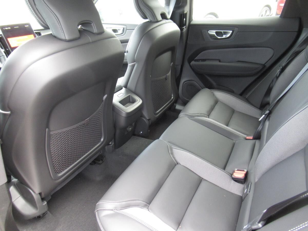 Volvo XC60 B5 AWD Black Edition Plus Facelift verschiedene Farben*GEWERBEKUNDEN AKTION*