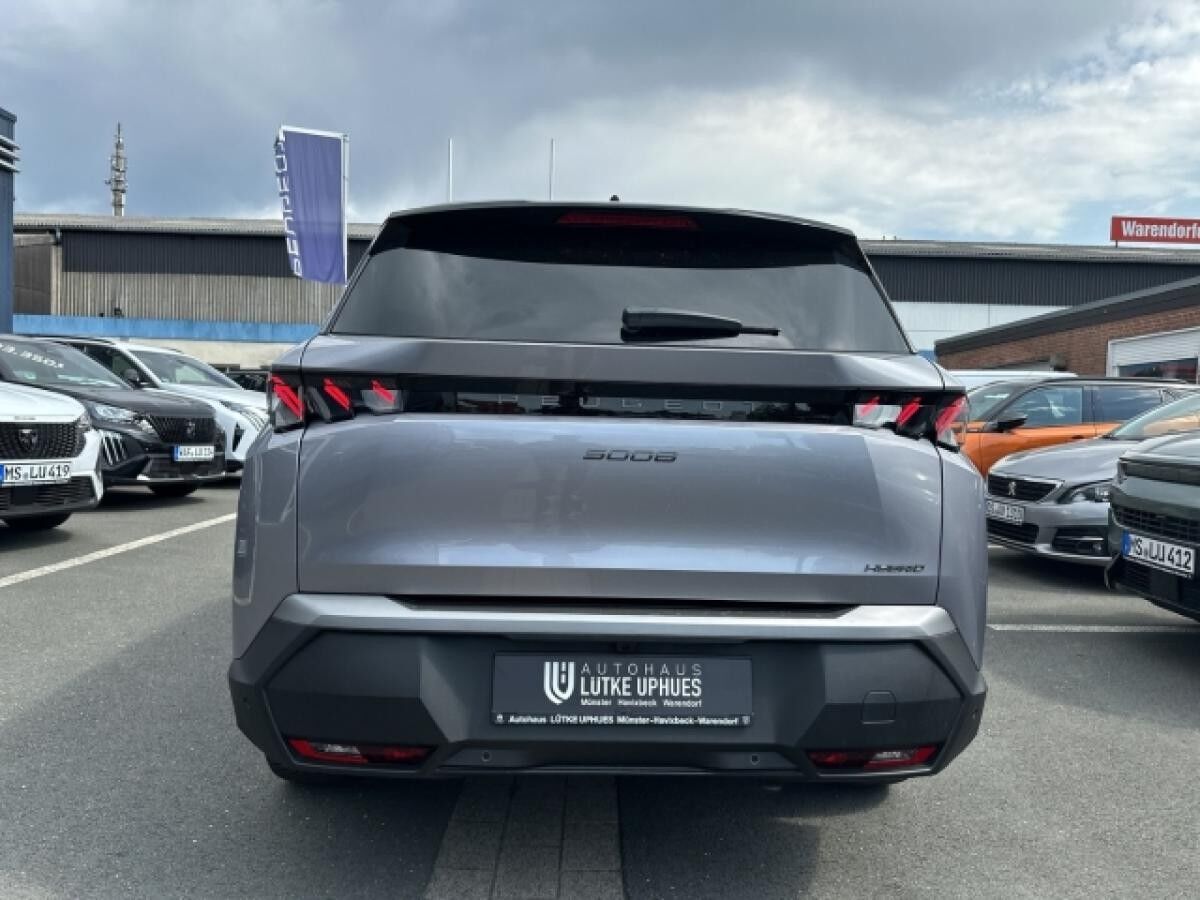 Peugeot 5008 GT HYBRID 145 e-DSC6 AHK-abn. Navi ACC