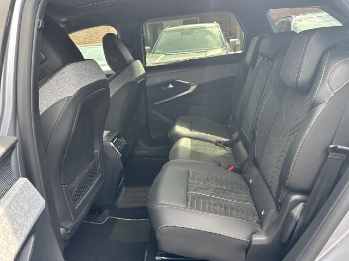 Peugeot 5008 GT HYBRID 145 e-DSC6 AHK-abn. Navi ACC