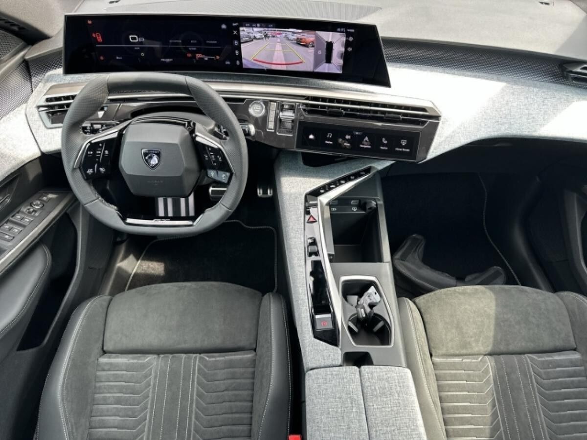 Peugeot 5008 GT HYBRID 145 e-DSC6 AHK-abn. Navi ACC