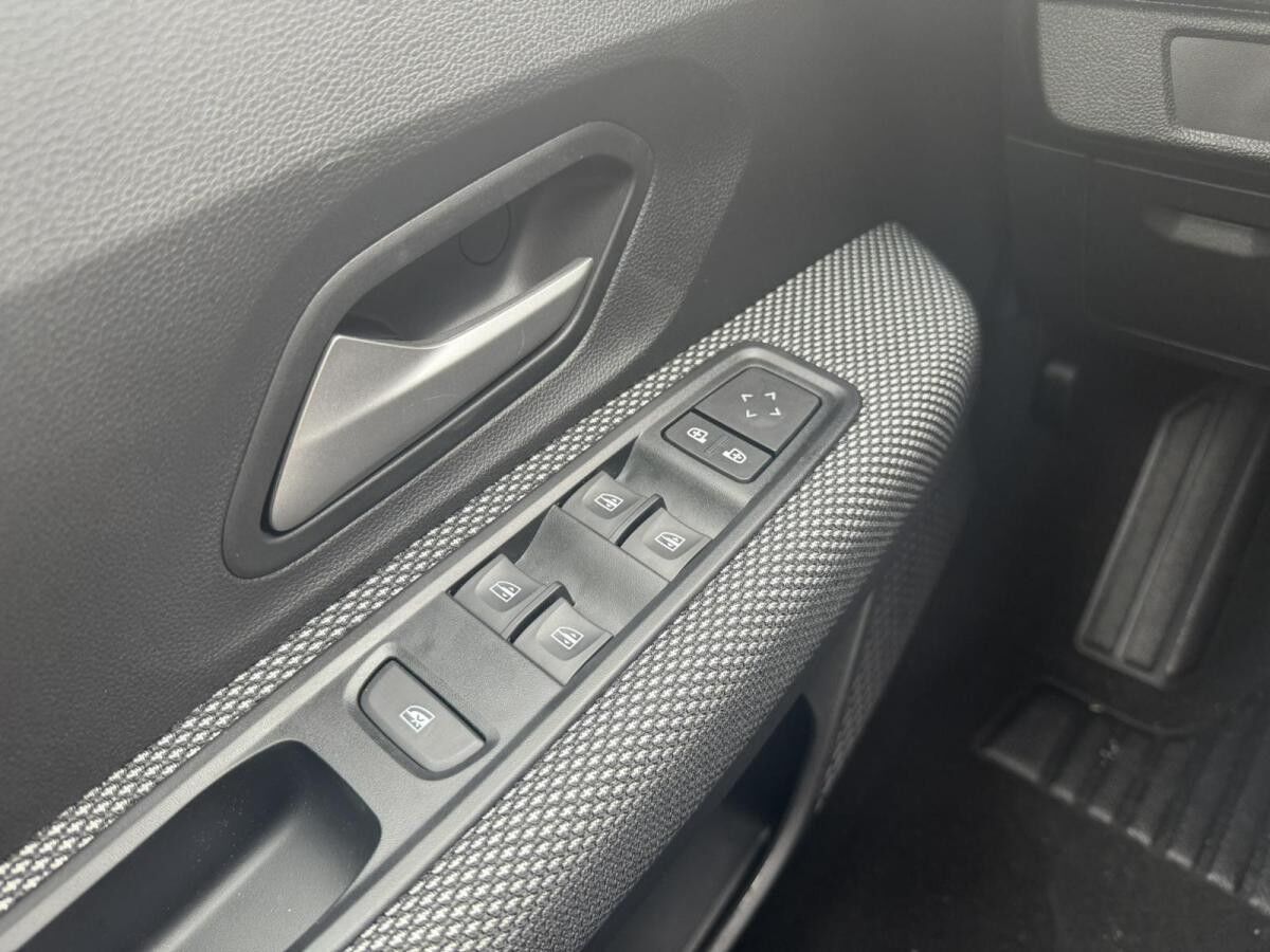 Dacia Sandero Expression TCe 90 *SHZ*PDC* 500€ Rabatt Aktion