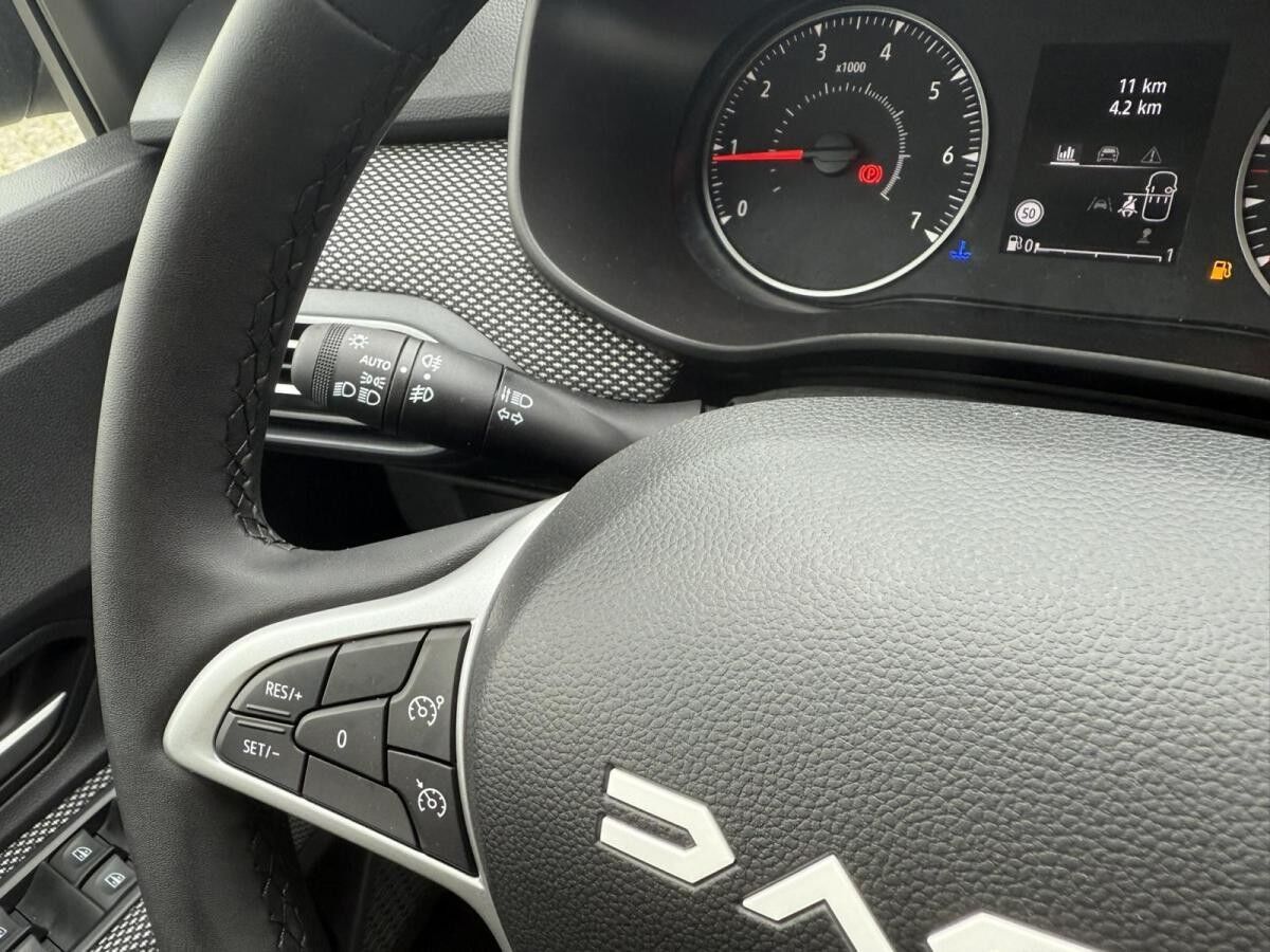 Dacia Sandero Expression TCe 90 *SHZ*PDC* 500€ Rabatt Aktion