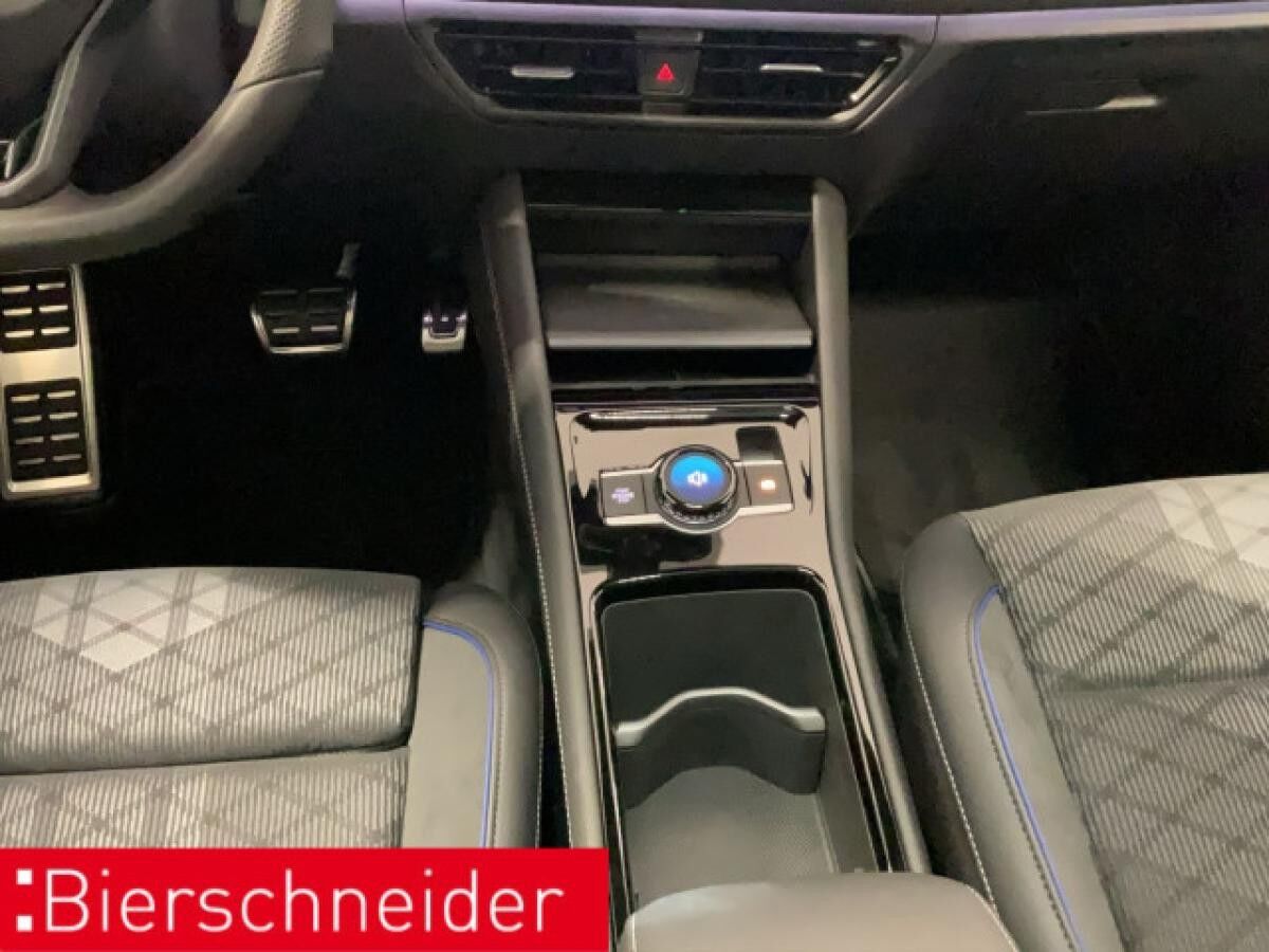 Volkswagen Tayron R-Line 2.0 TDI DSG 4M. *7S/AHK/PANO/STHZG*