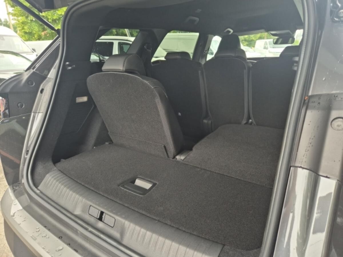 Peugeot 5008 Allure HYBRID 145 e-DSC6 Navi LED CarPlay