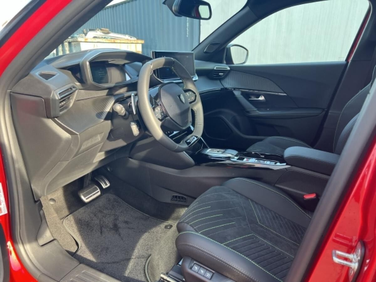 Peugeot 2008 Hybrid GT 145 e-DSC6 ACC Panodach Navi