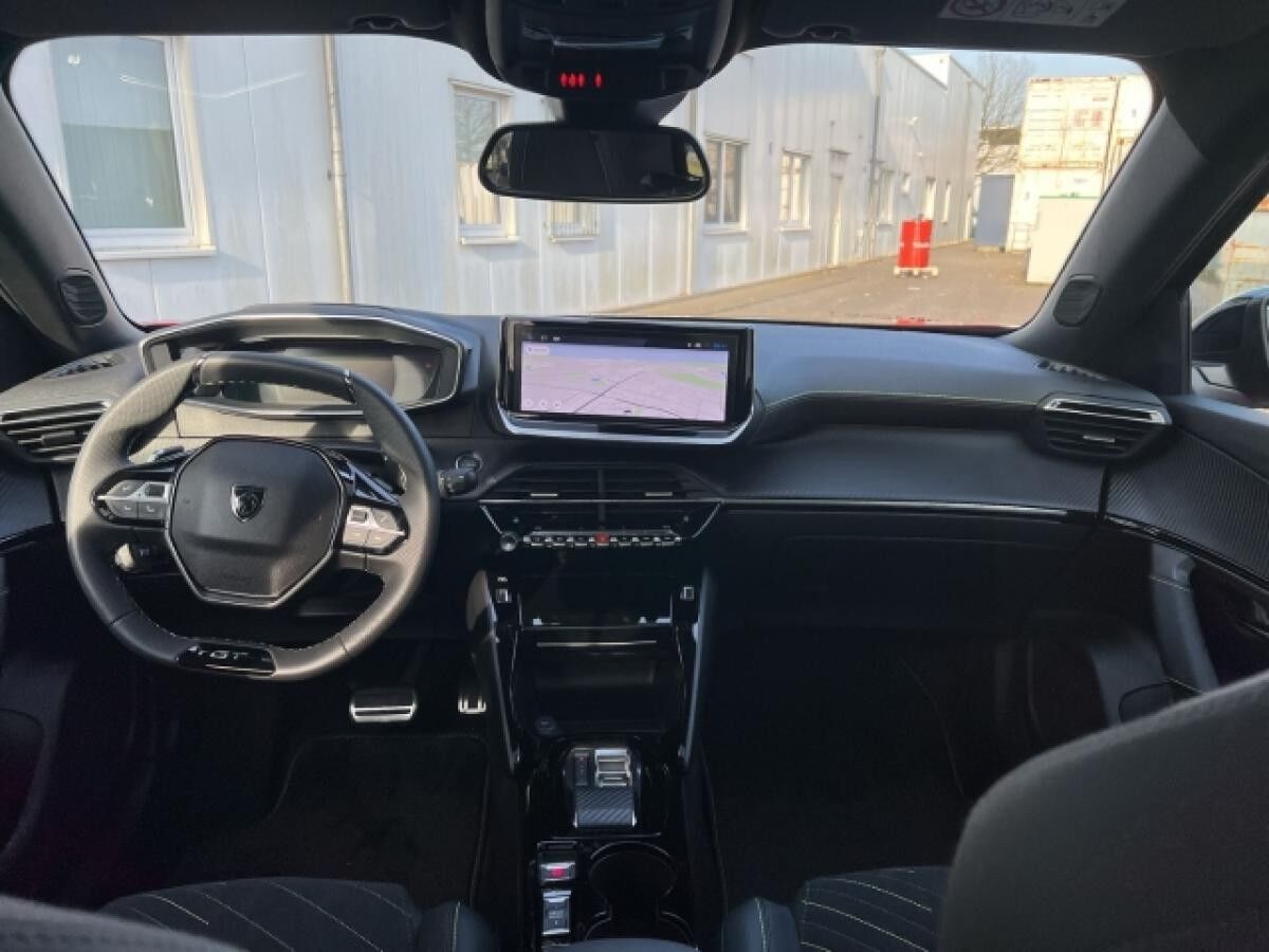 Peugeot 2008 Hybrid GT 145 e-DSC6 ACC Panodach Navi
