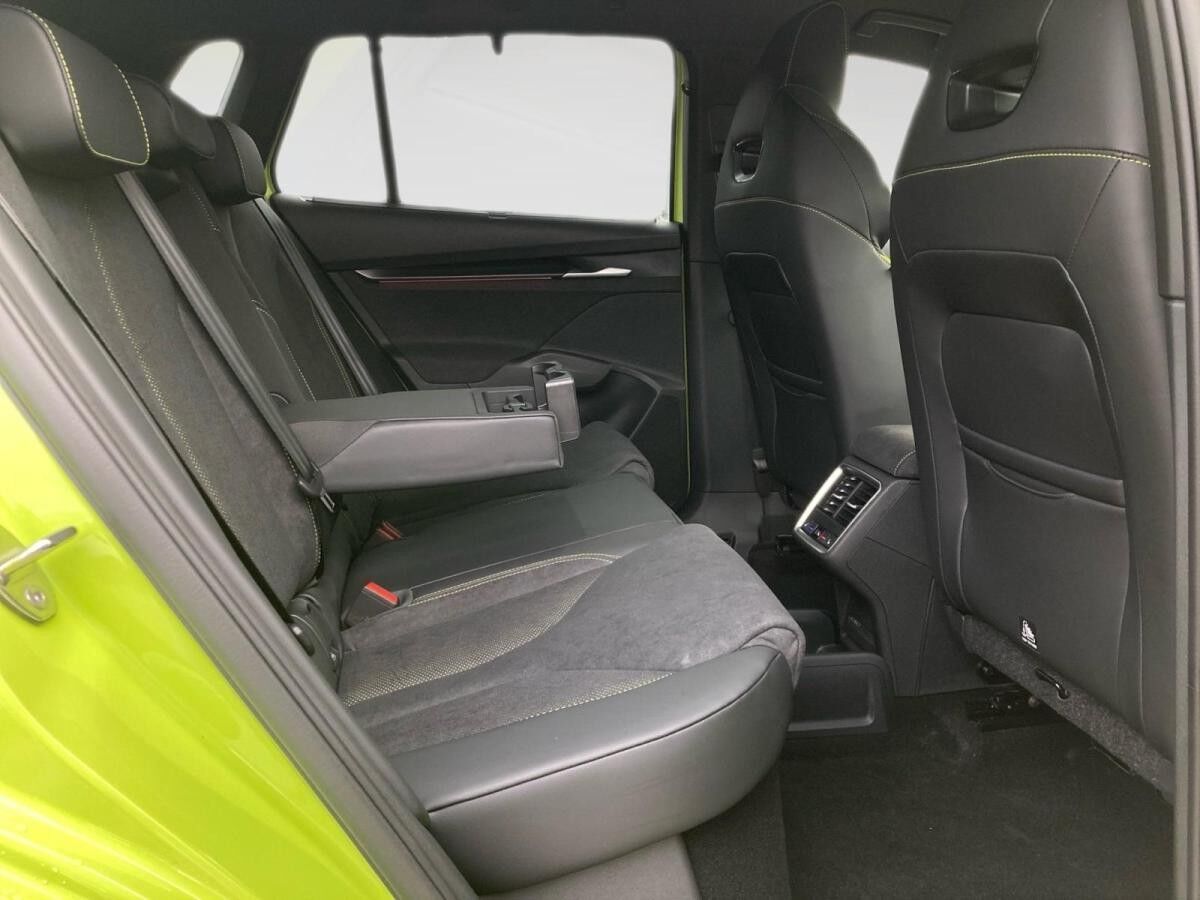 Skoda Elroq RS 4x4 MATRIX.WärmeP.Maxx.MASSAGE.HUD.AHK.AMBIENTE.eHECK.WINTER