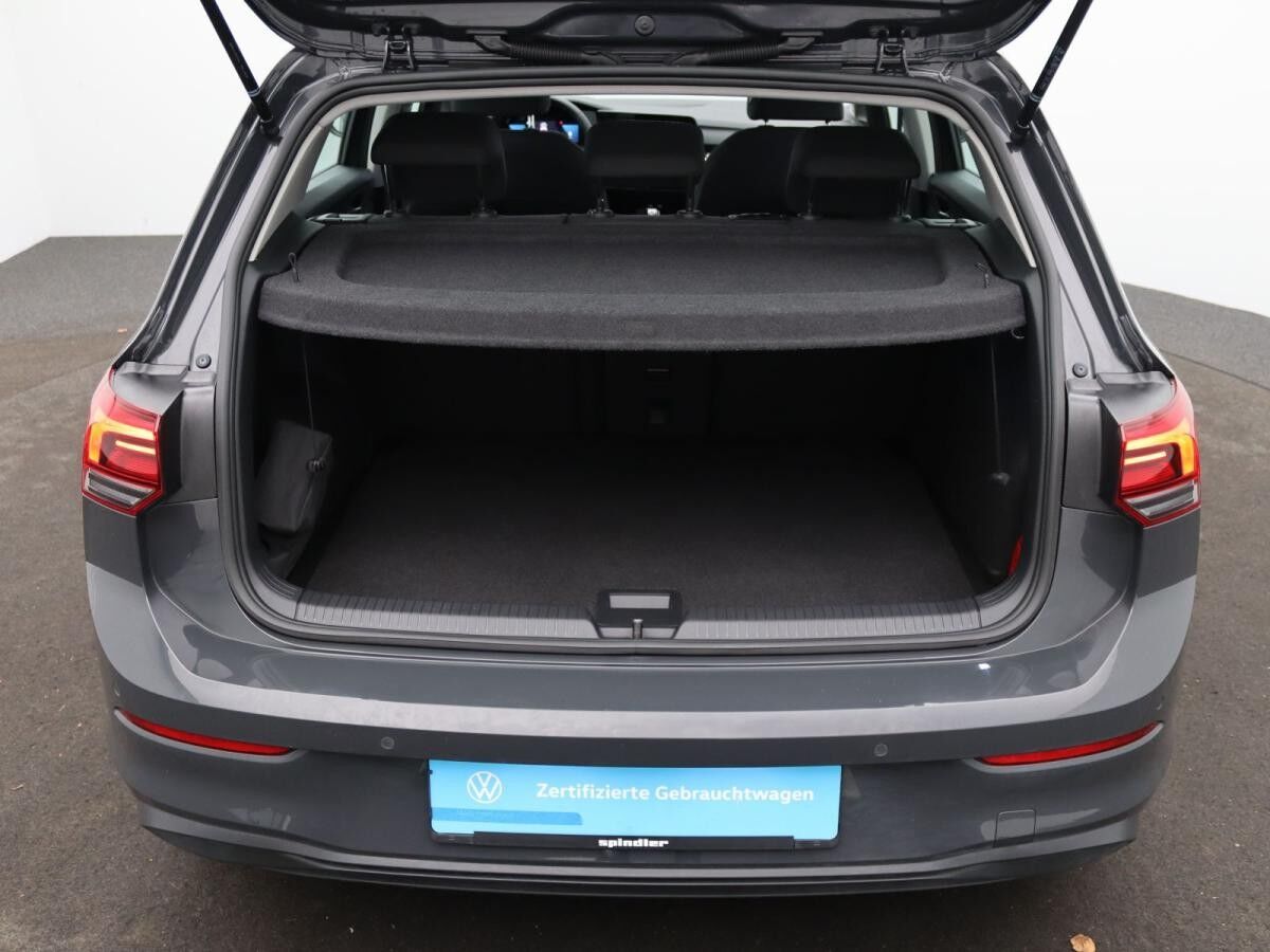 Volkswagen Golf VIII Life 1.5TSI / Navi, App, ACC, LED, SHZ