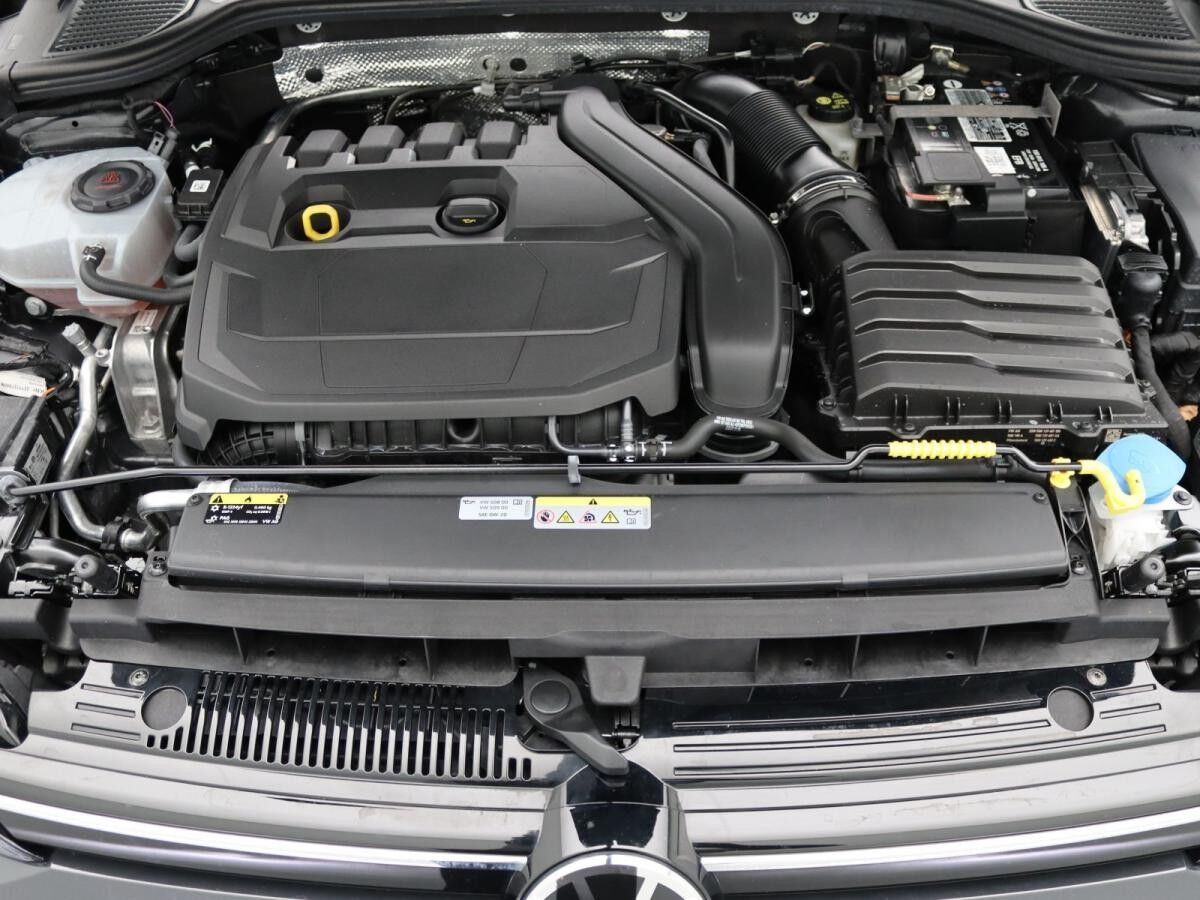 Volkswagen Golf VIII Life 1.5TSI / Navi, App, ACC, LED, SHZ