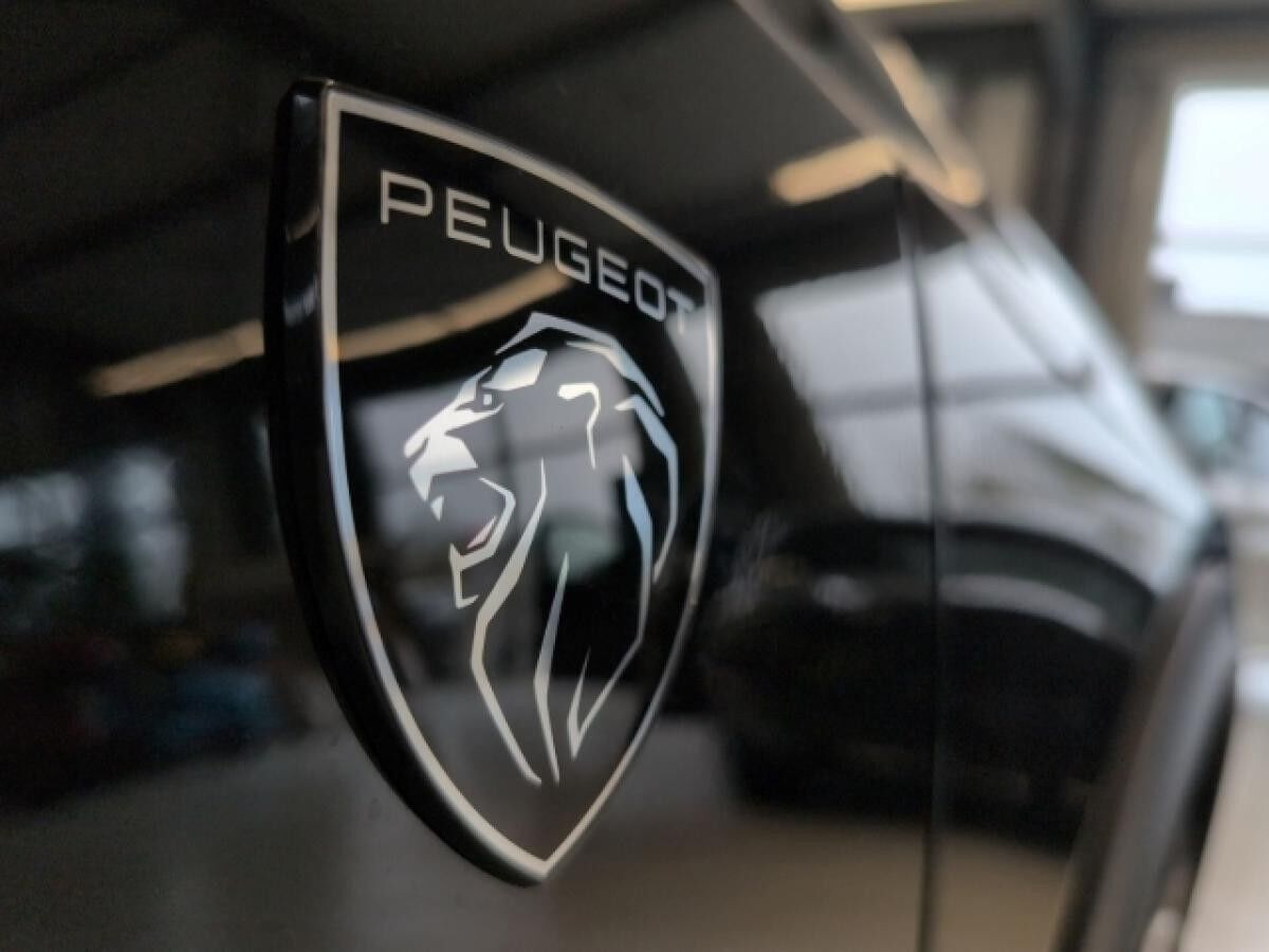 Peugeot 408 Hybrid GT 145 e-DSC6 Panorama Navi SHZ