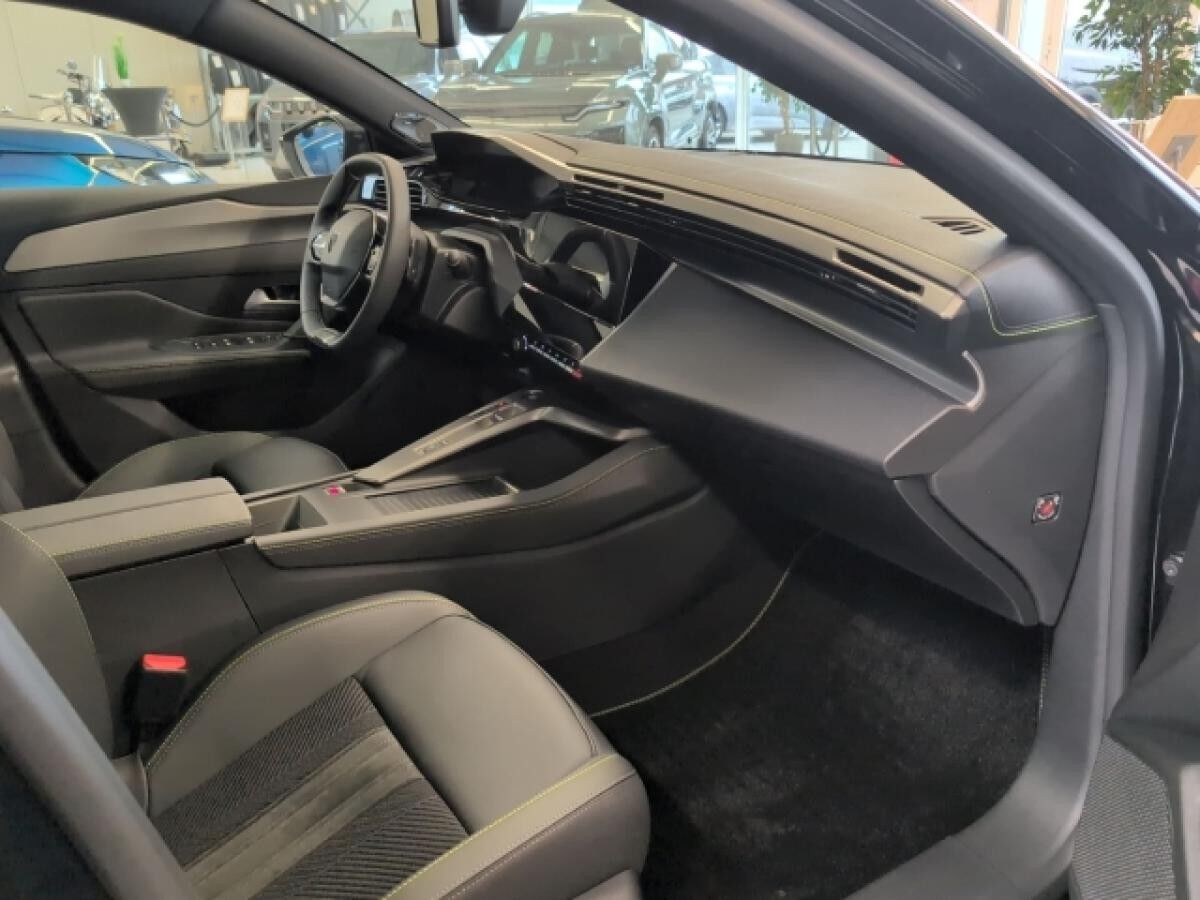 Peugeot 408 Hybrid GT 145 e-DSC6 Panorama Navi SHZ