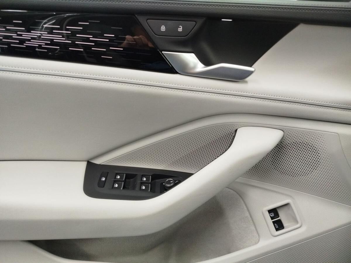 Volkswagen Passat Variant 1.5 TSI DSG eHybrid Navi IQ.Light DAB+ FrontAssist