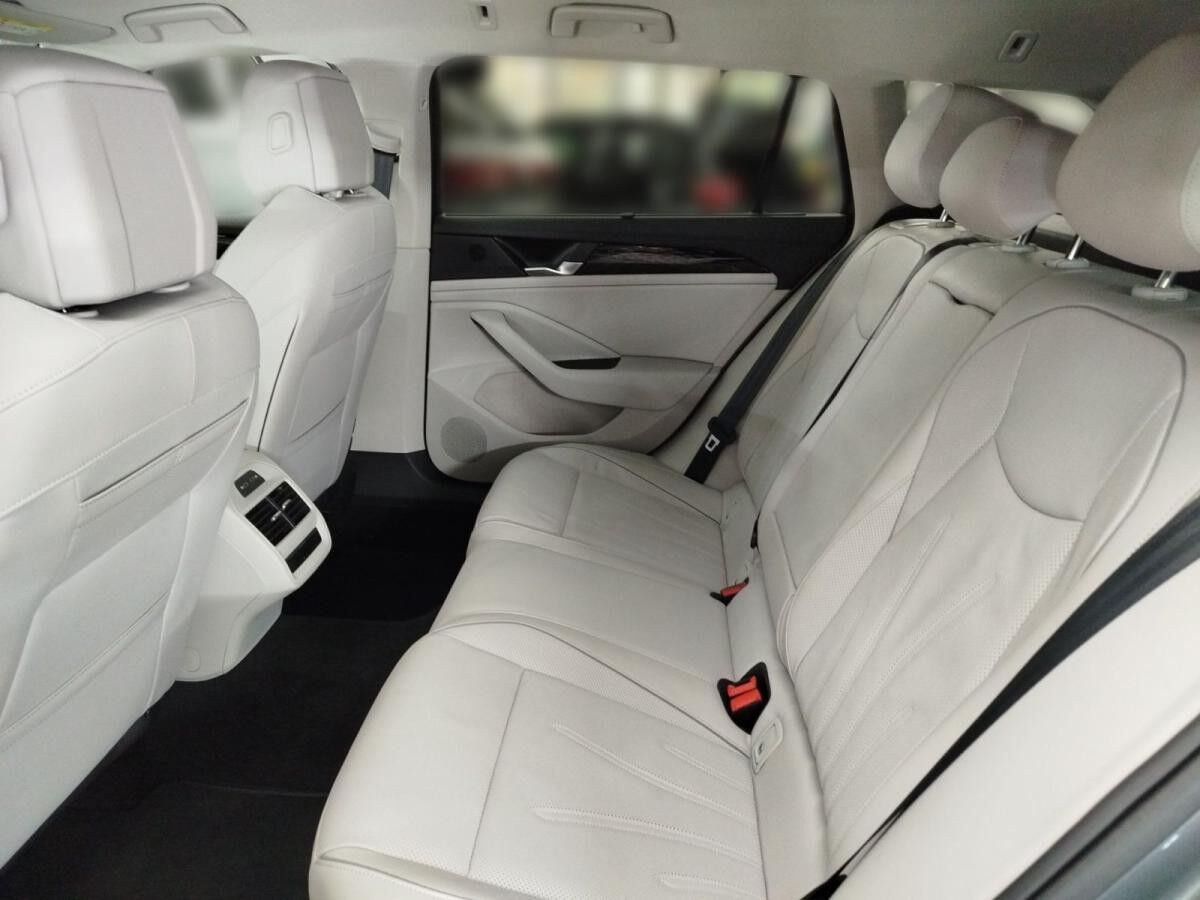 Volkswagen Passat Variant 1.5 TSI DSG eHybrid Navi IQ.Light DAB+ FrontAssist