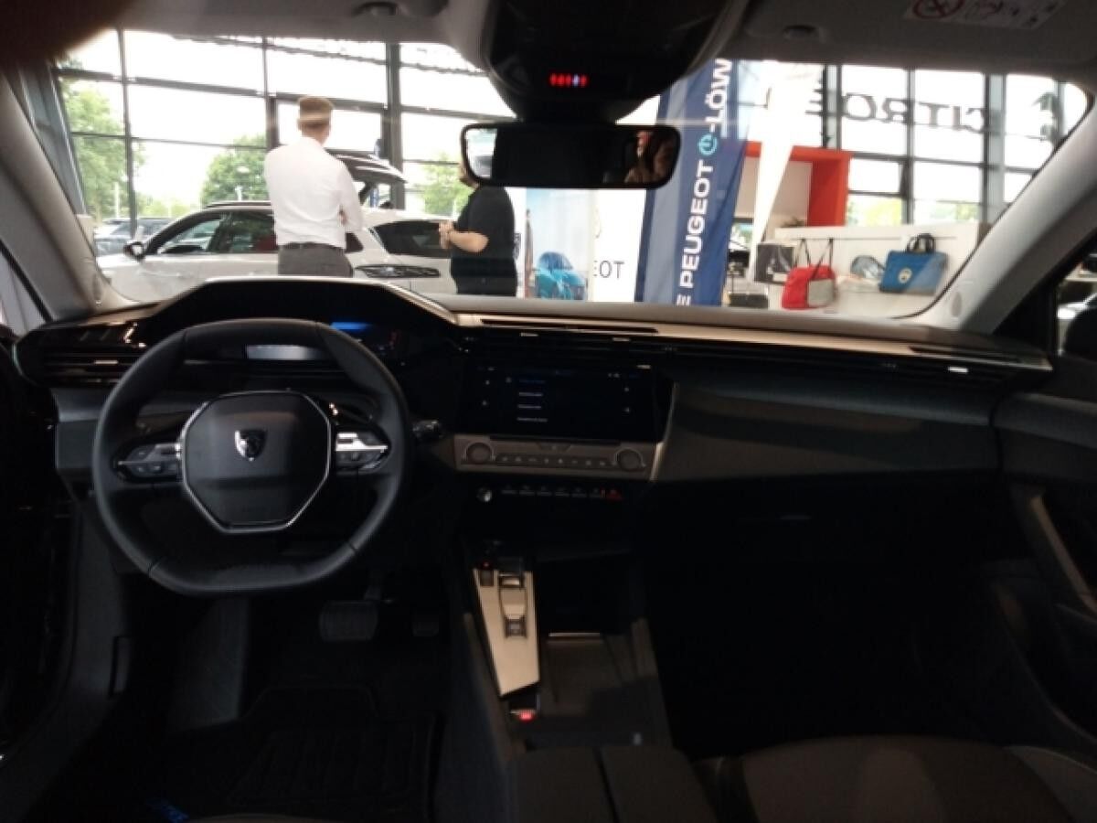 Peugeot 308 ALLURE HYBRID 145 e-DSC6 *TAGESZULASSUNG*