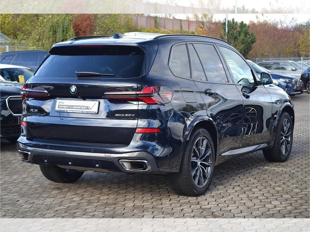 BMW X5 xDrive 30d M-Sport, LiveCptProf, Iconic Glow, Ad.LED, Harm/Kard, AHK, Pano, Soft-Close uvm.